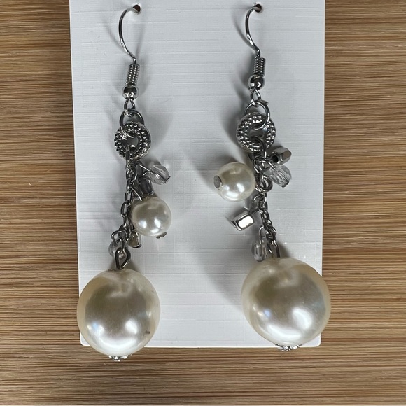 Pearl Dangle Earrings - Picture 2 of 3